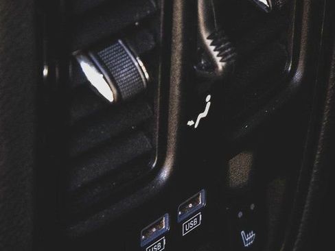 Used 2019 Dodge Durango GT image 8