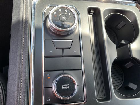 Used 2024 Ford Expedition Max XLT image 27