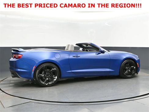 Used 2022 Chevrolet Camaro LT w/ Technology Package image 8