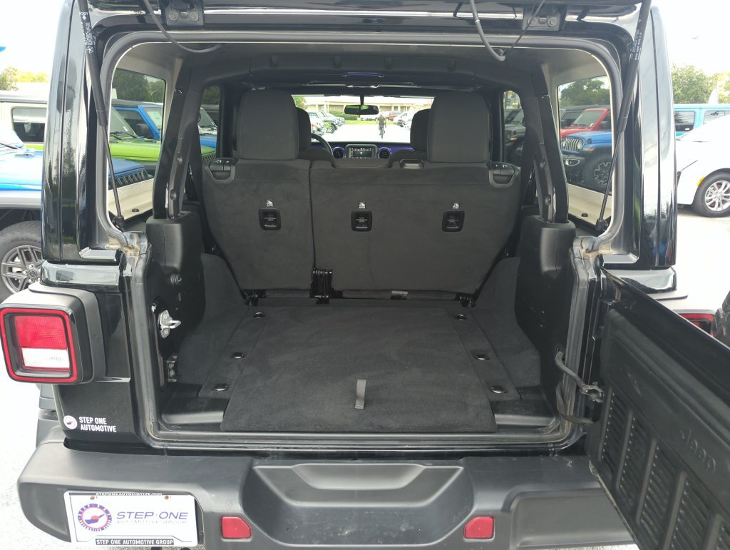 Used 2022 Jeep Wrangler Unlimited Sport AWD/4WD image 28