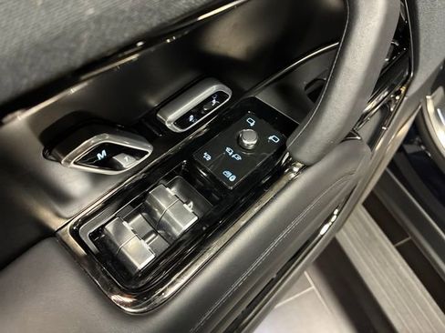 Used 2025 Land Rover Range Rover Sport SV Edition Two AWD/4WD image 11
