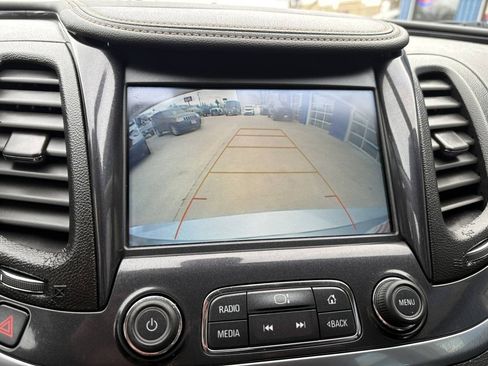 Used 2018 Chevrolet Impala LT FWD image 13
