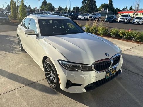 Used 2019 BMW 330i xDrive Sedan w/ Convenience Package AWD/4WD image 2