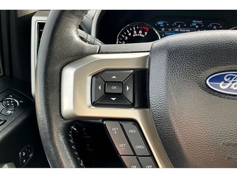 Used 2020 Ford F150 Lariat w/ Trailer Tow Package image 12