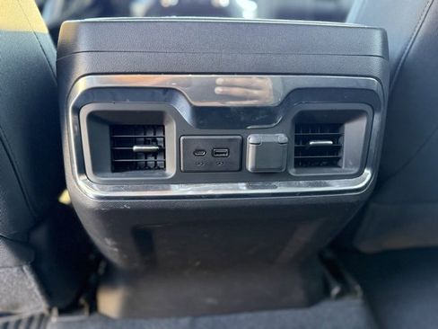 Used 2020 GMC Sierra 1500 Elevation image 17