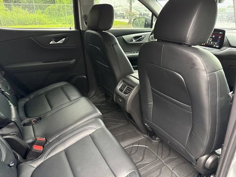 Used 2025 Chevrolet Blazer LT w/ Convenience Package FWD image 13