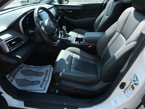 Used 2025 Subaru Outback Onyx Edition AWD/4WD image 12