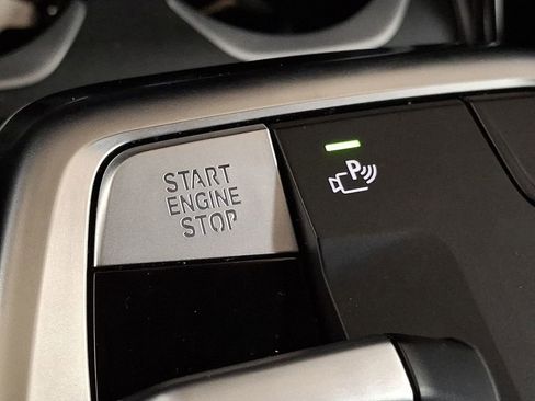 Used 2025 BMW X2 M35i w/ Premium Package image 19