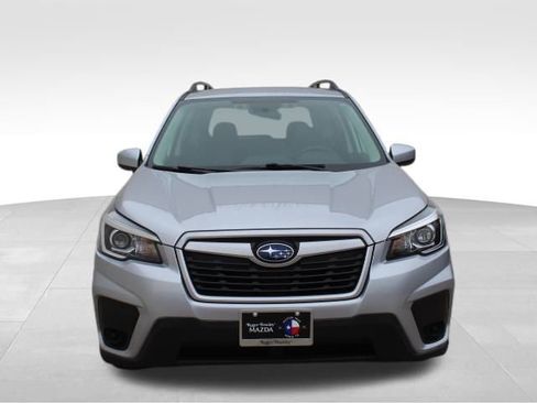 Used 2020 Subaru Forester Premium image 2