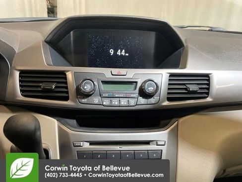 Used 2014 Honda Odyssey LX image 18