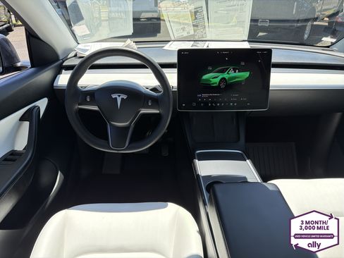 Used 2022 Tesla Model Y Long Range AWD/4WD image 12