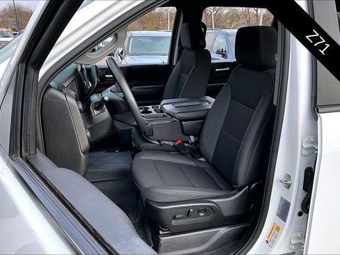 Used 2025 Chevrolet Silverado 2500 Custom w/ Custom Value Package image 20