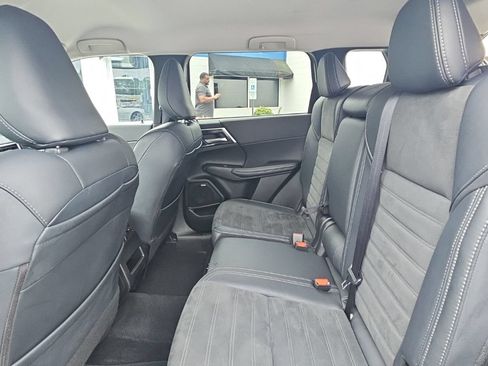 Used 2025 Mitsubishi Outlander SE AWD/4WD image 26