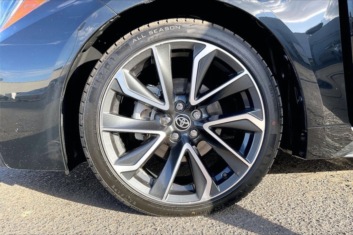 Used 2020 Toyota Corolla SE w/ Carpet Mat Package (TMS) FWD image 9