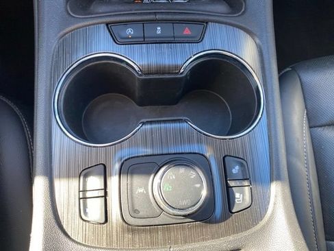Used 2023 GMC Acadia SLT w/ Elevation Edition AWD/4WD image 26