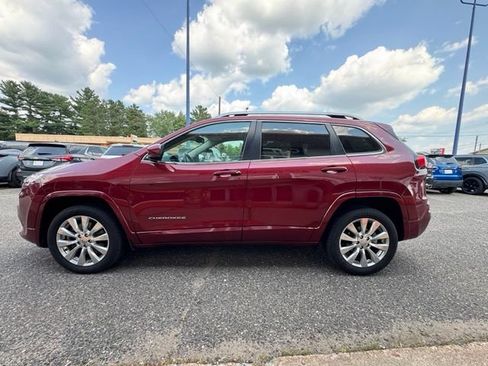 Used 2017 Jeep Cherokee Overland w/ Technology Group FWD image 4