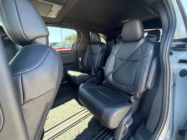 New 2026 Toyota Sienna XLE Woodland Edition AWD/4WD image 19