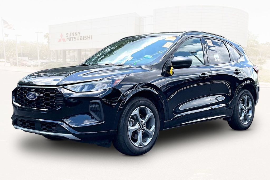 Used 2023 Ford Escape ST-Line AWD/4WD image 1