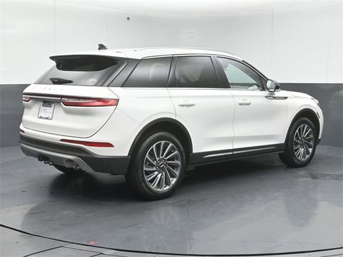 Certified 2023 Lincoln Corsair Reserve w/ Towing Package image 7