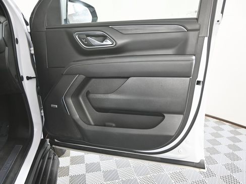 Used 2024 GMC Yukon SLT image 12