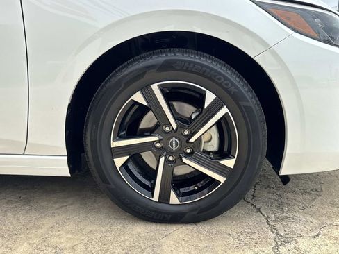 Used 2025 Nissan Sentra SV FWD image 17