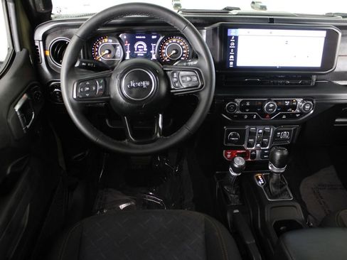 Used 2026 Jeep Gladiator Mojave image 6