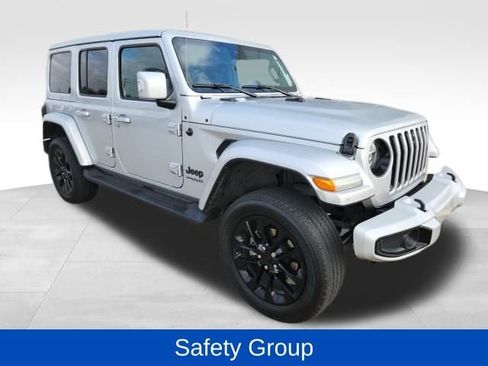 Used 2022 Jeep Wrangler Unlimited Sahara image 7