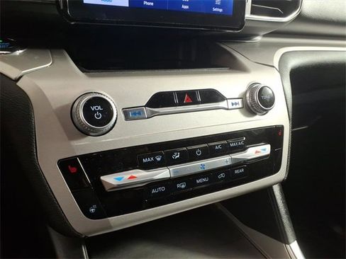 Used 2021 Ford Explorer XLT w/ Equipment Group 202A image 21