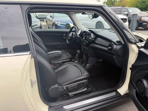 Used 2018 MINI Cooper 2-Door Hardtop FWD image 21
