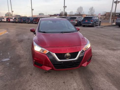 Used 2021 Nissan Versa SV FWD image 3