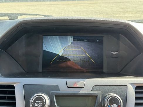 Used 2013 Honda Odyssey LX image 4