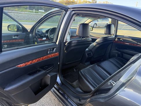 Used 2011 Subaru Legacy 2.5i Limited image 14