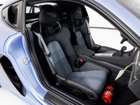 Used 2023 Porsche 718 Cayman GT4 RS RWD image 35