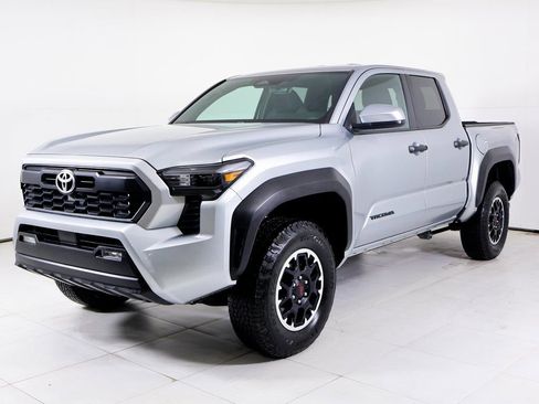 Used 2025 Toyota Tacoma TRD Off-Road image 1
