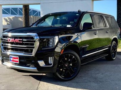 Used 2022 GMC Yukon XL SLT w/ SLT Premium Package