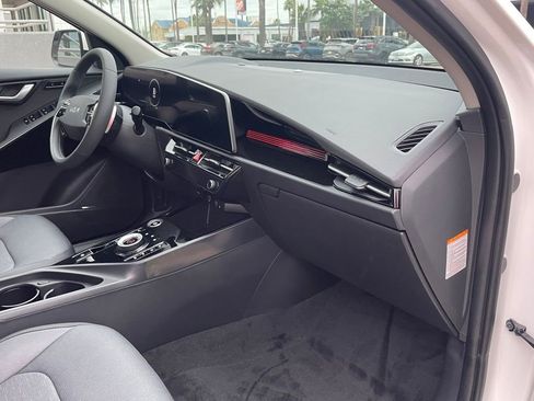 New 2024 Kia Niro Wave w/ Wave Preserve Package image 15