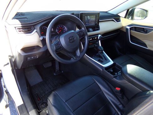 Used 2019 Toyota RAV4 LE image 22