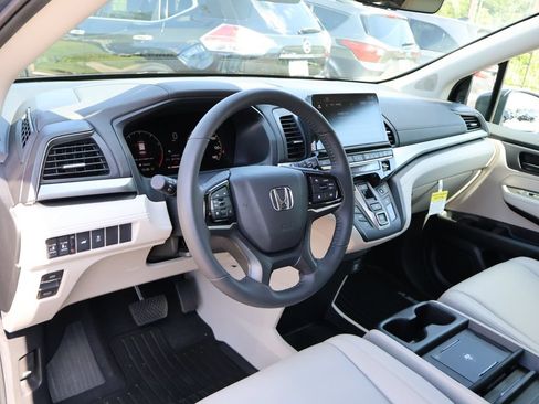 Certified 2026 Honda Odyssey EX-L image 18