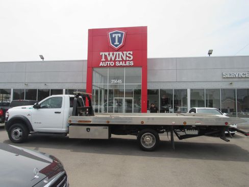 Used 2022 RAM 5500 Tradesman RWD image 1