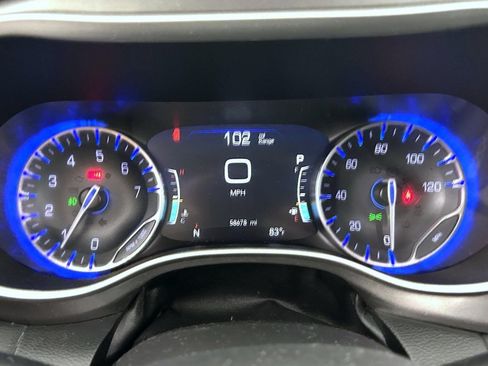 Certified 2023 Chrysler Pacifica Touring-L FWD image 14