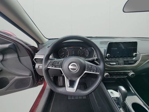 Used 2023 Nissan Altima 2.5 SV AWD/4WD image 12