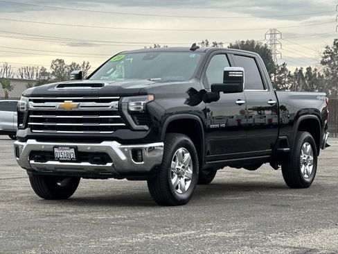 Used 2024 Chevrolet Silverado 2500 LTZ w/ LTZ Convenience Package image 8