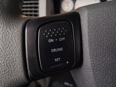 Used 2008 Dodge Ram 1500 Truck SLT image 8