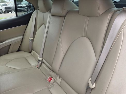 Used 2018 Toyota Camry LE FWD image 28