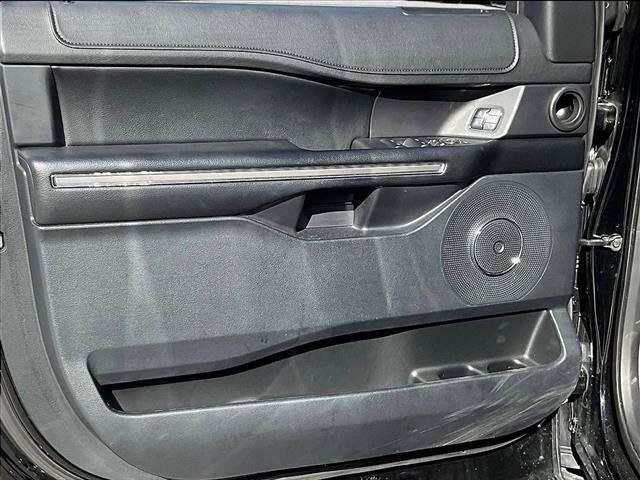 Used 2018 Ford Expedition XLT w/ Equipment Group 202A RWD image 14