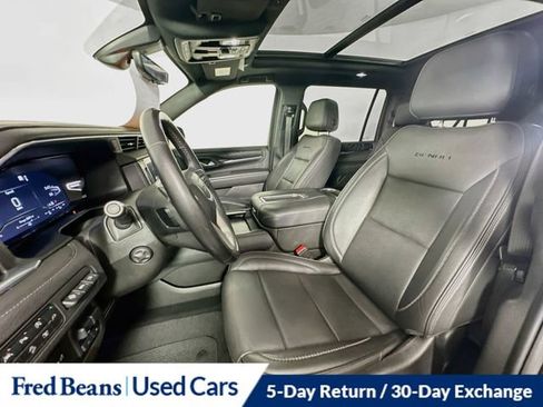 Used 2022 GMC Yukon XL Denali w/ Advanced Technology Package AWD/4WD image 29
