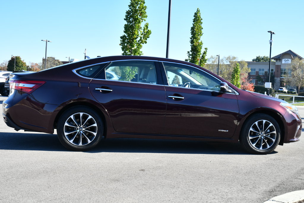 Used 2018 Toyota Avalon XLE Premium FWD image 12
