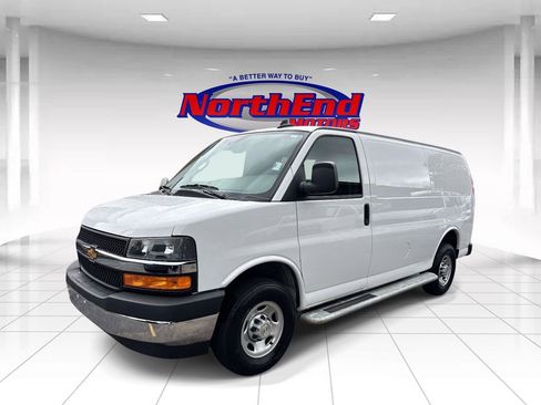 Used 2024 Chevrolet Express 2500 w/ Driver Convenience Package RWD image 7