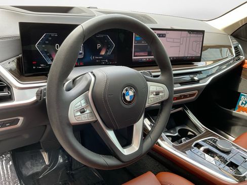 Used 2024 BMW X7 xDrive40i AWD/4WD image 10
