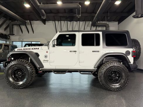 Used 2024 Jeep Wrangler Unlimited Rubicon w/ Capability Package image 8